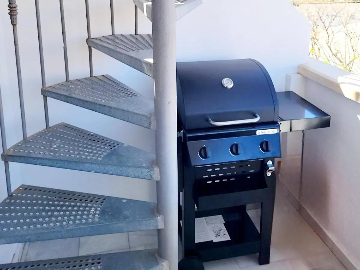 Apartment Centrally Located Penthouse With A Pool And Close To Everything A103 Fuengirola